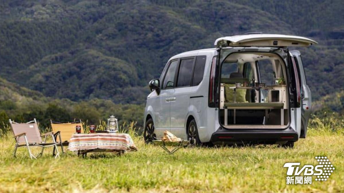日本露營車的「餐桌模式」成為亮點。(圖片來源/Rocky2)
