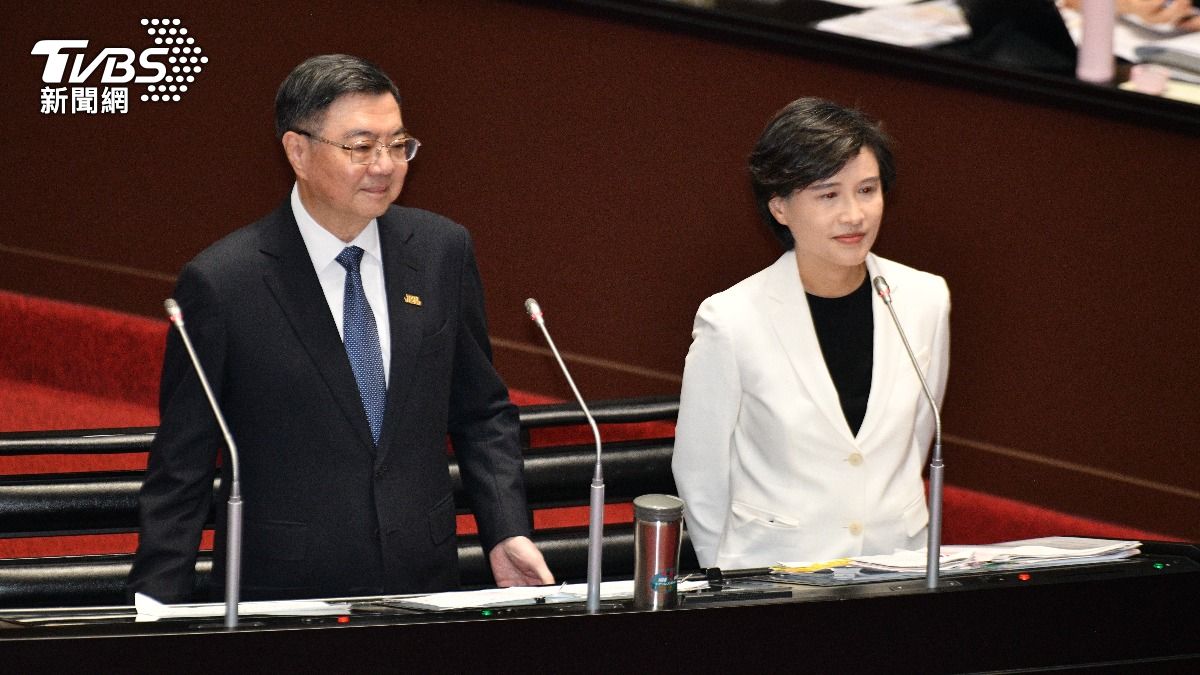 鄭麗君「今日返台」!卓榮泰一早6時接機 迎接團隊歸國