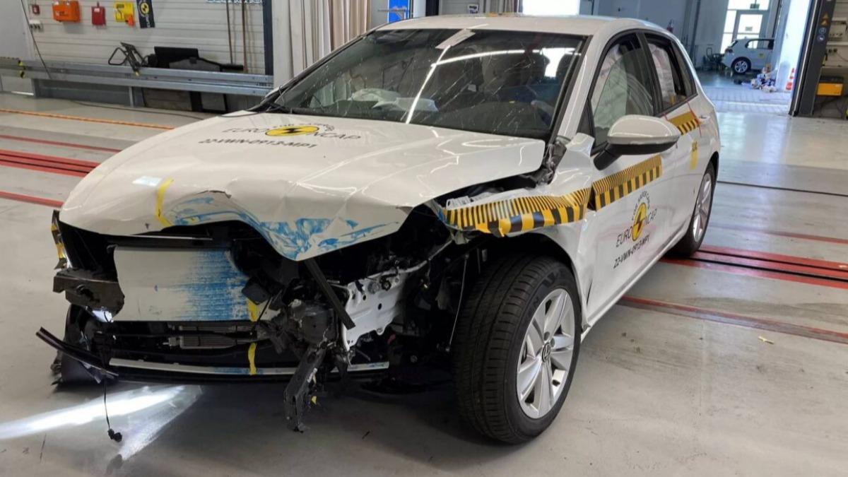 Golf MK8 40%偏置前撞。（圖／Euro NCAP提供）