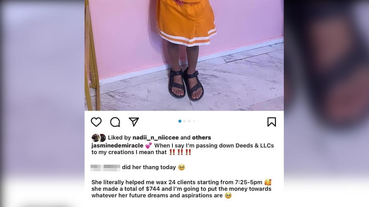 莫斯2024年在個人Instagram上貼出影片，內容竟然是她5歲女兒為全裸成年女性提供「除毛服務」。（圖／翻攝自Daily Mail）