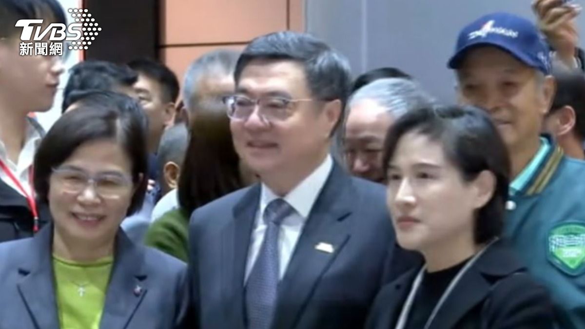 行政院長卓榮泰與行政院副院長鄭麗君。(圖/TVBS)