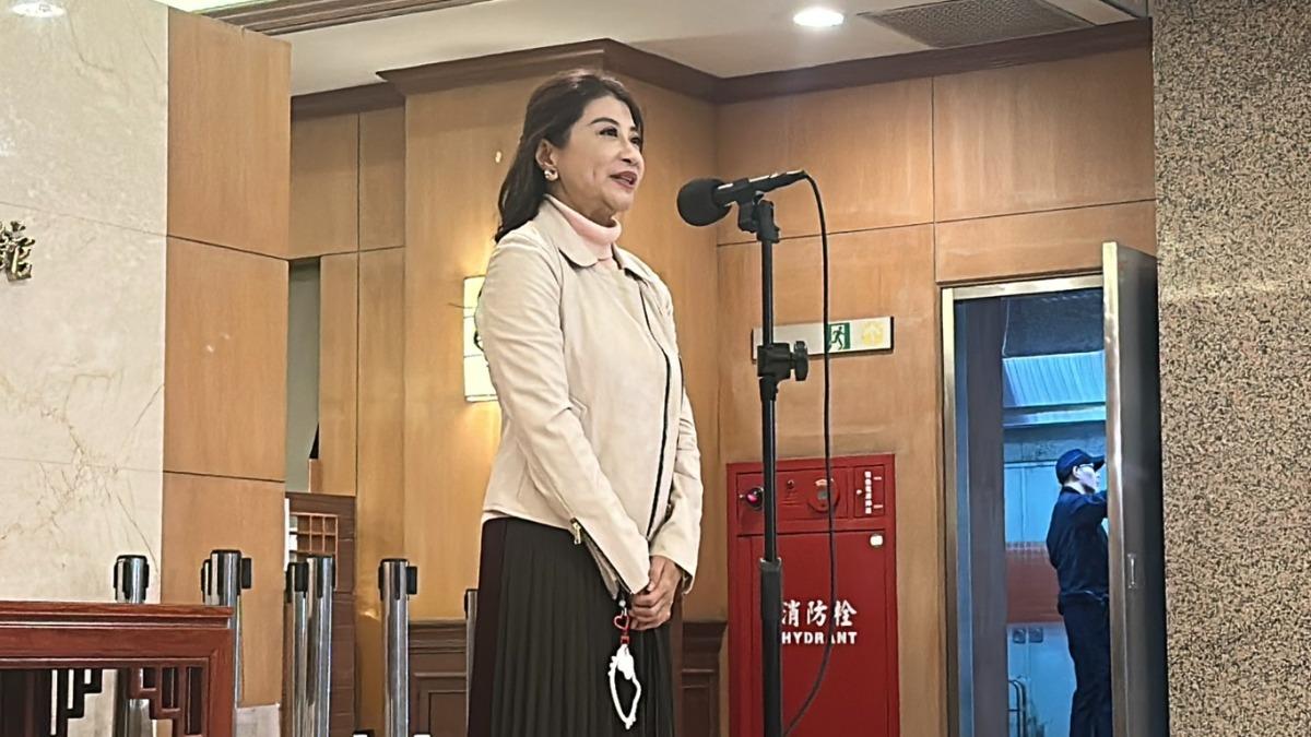 帶走機密資料黃國昌喊「不到30秒」 林楚茵轟:1秒都不行