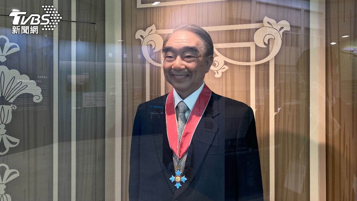 張榮發辭世10週年特展 擬真等比例蠟像、生前手稿首曝光
