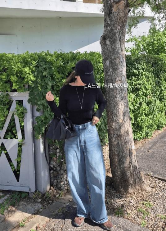 寬褲適合搭配球鞋、平底鞋、高跟鞋。(圖/翻攝自IG@youare_ootd)