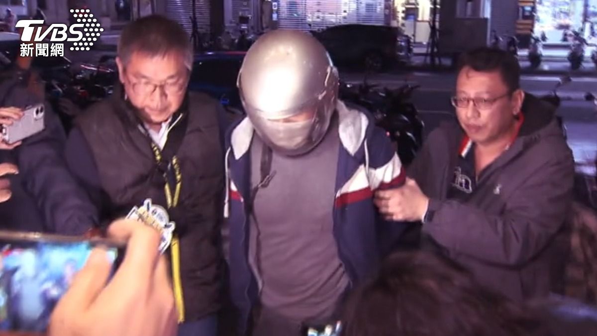 36歲男持刀弒親後逃逸，鷹眼小組調閱百支監視器掌握行蹤。（圖／TVBS）