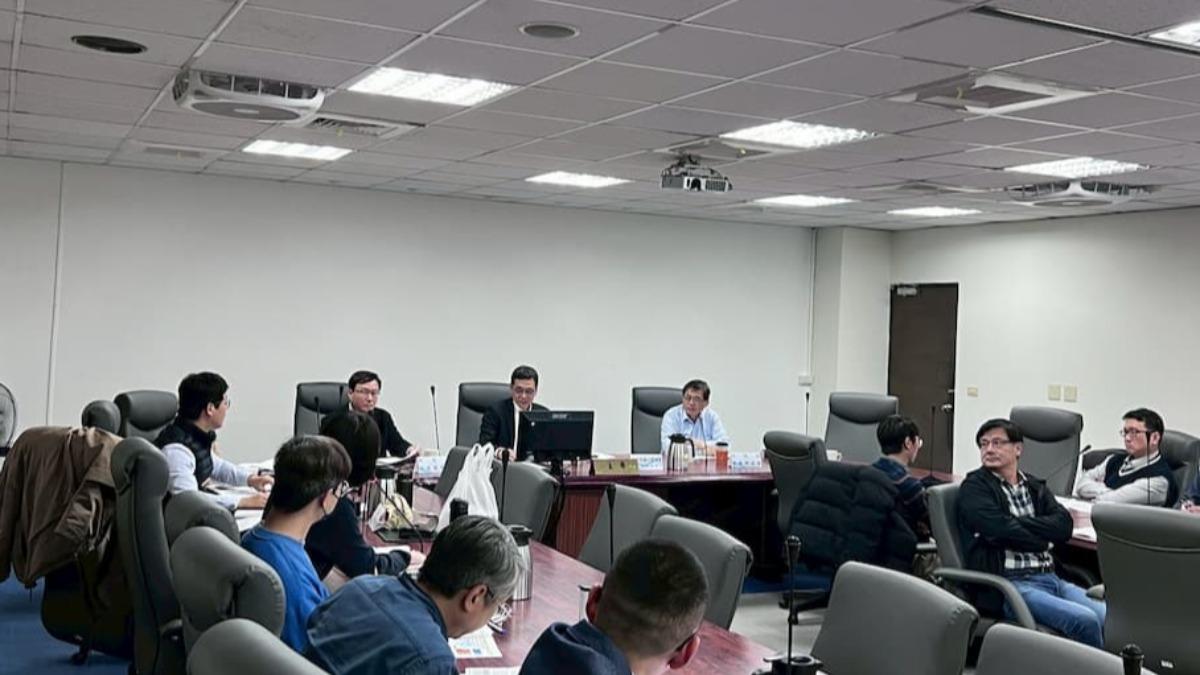 內政部19日召開「推動土方全流程管理因應對策」說明會，並與各縣市及業者進行意見。（圖／國土署提供）