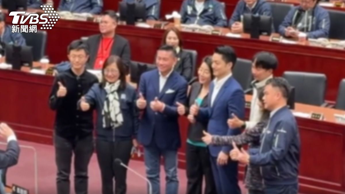 北市議會表決二備金！　民眾黨棄權掀藍白變數。（圖／TVBS）