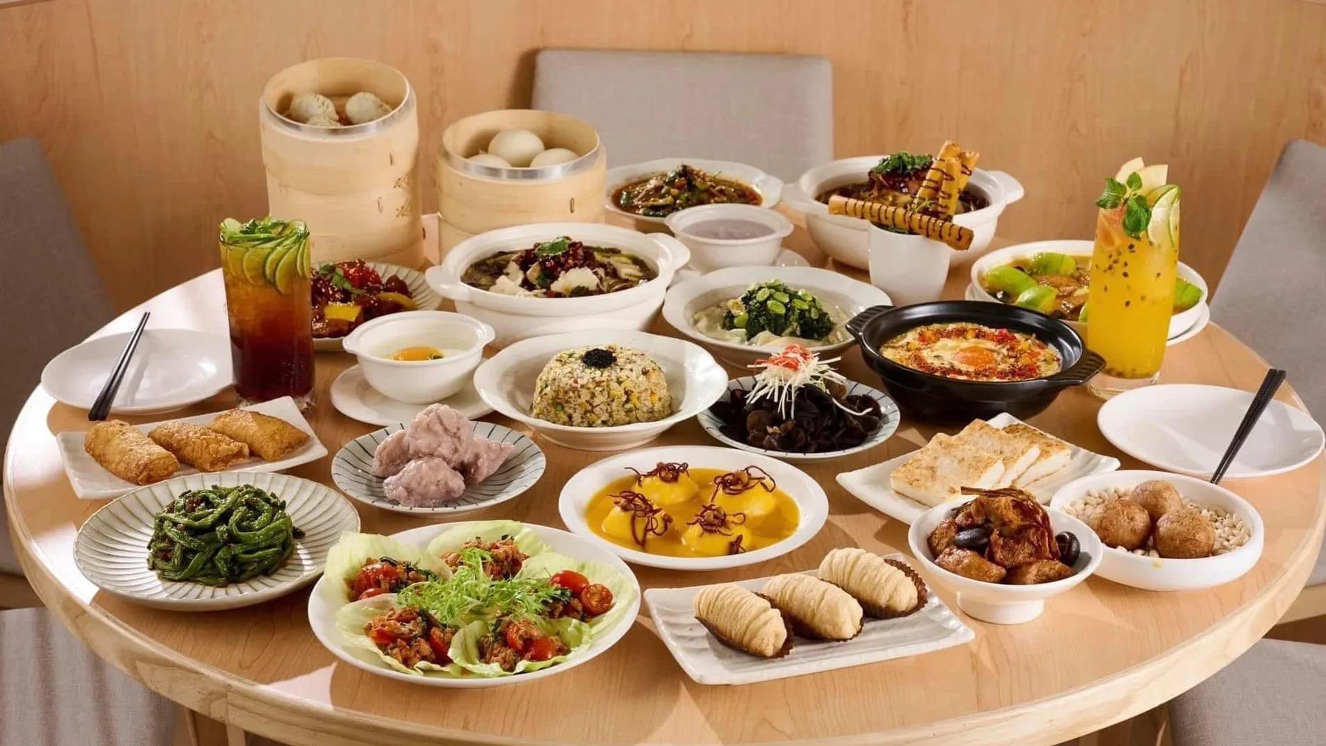 被網友封為「蔬食界鼎泰豐」的「不葷主義茶餐廳」,是近年的蔬食指標。(圖/翻攝自臉書@不葷主義茶餐廳)