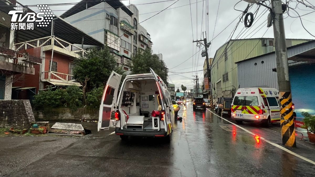 快訊/樹林嚴重車禍!男騎士倒地無心跳 送醫搶救亡