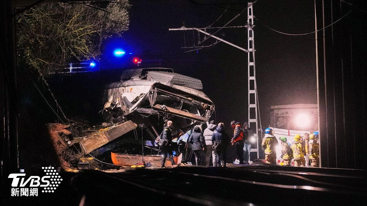 西班牙又傳通勤列車「撞擋土牆」脫軌 釀1死37傷