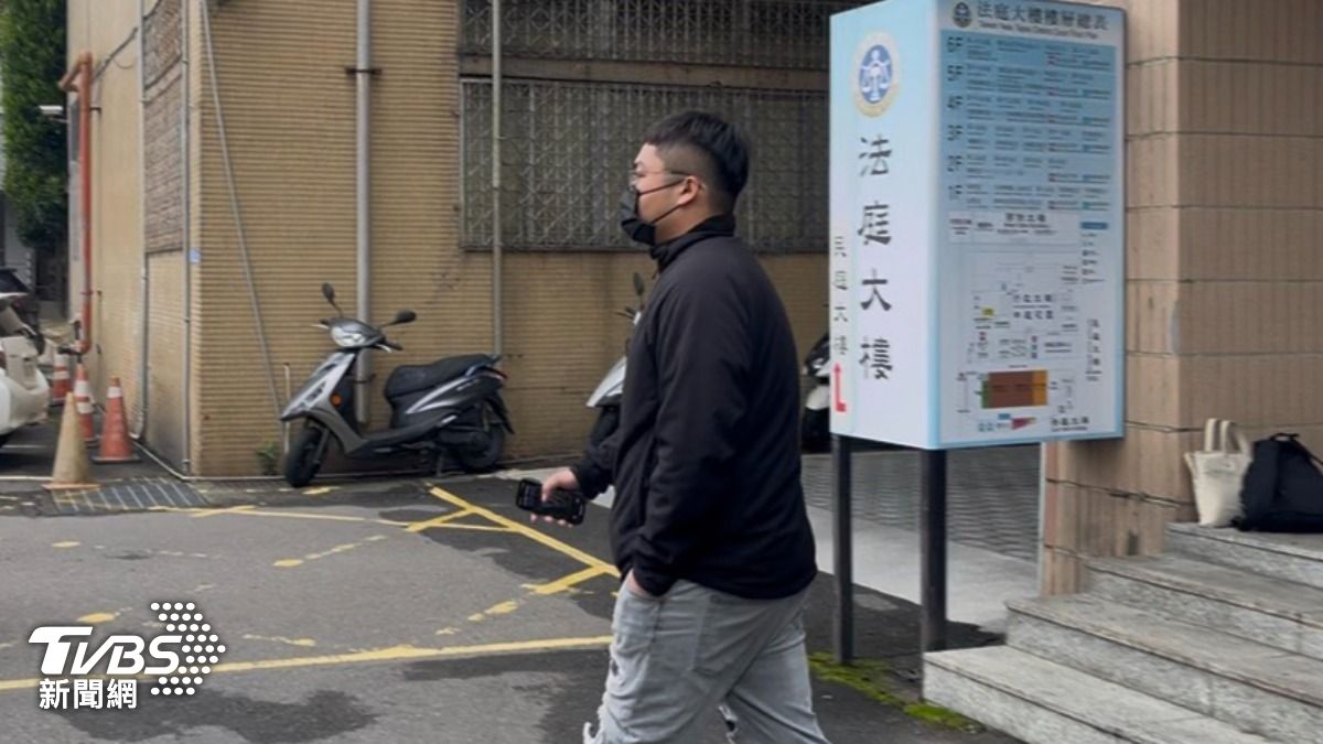 四海幫小弟陳柏均。（圖／蕭沁梅攝）