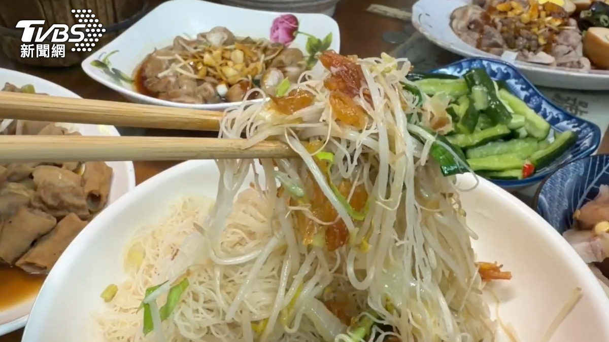 新竹芎林傳統小吃店獲必比登推薦。（圖／TVBS）