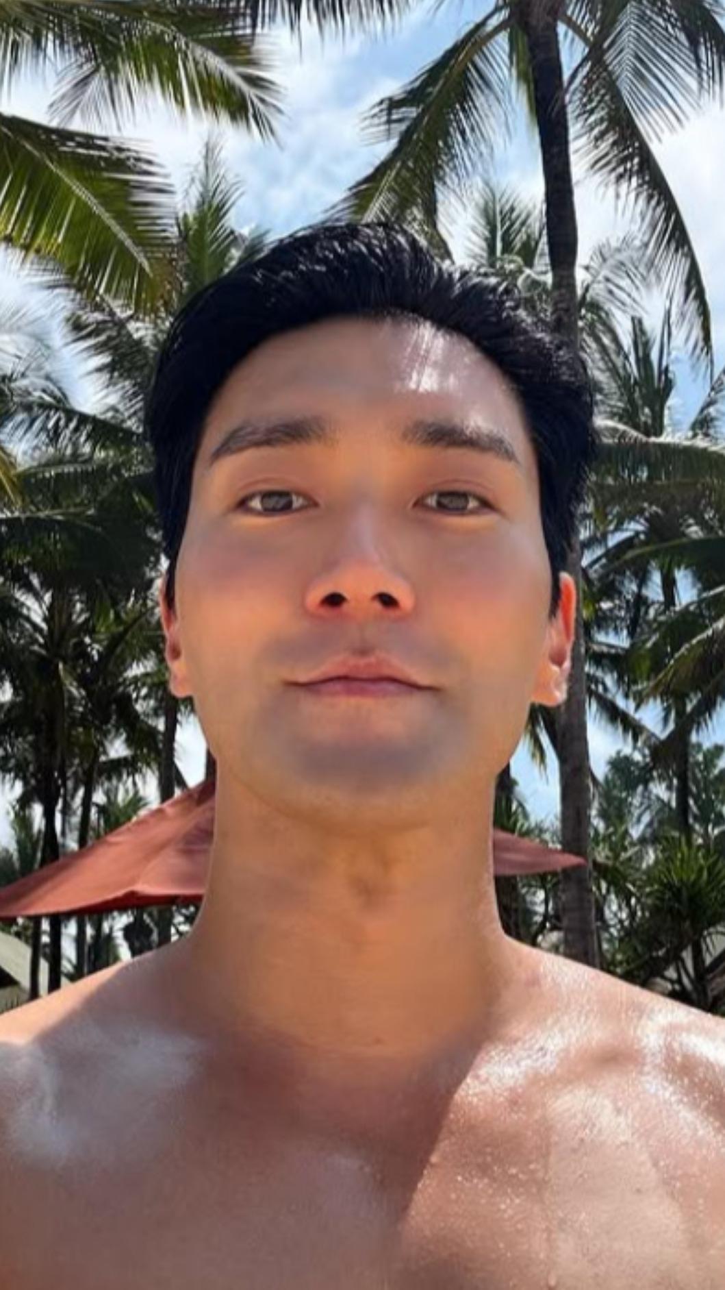 尾牙中獎:手機桌布換始源。(圖/翻攝自IG@siwonchoi)