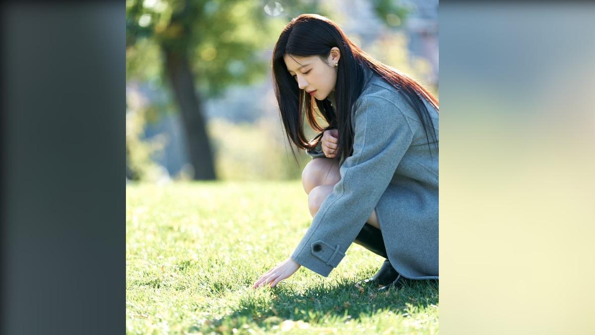 高允貞-情怎麼翻譯-Netflix-韓劇-香奈兒-Chanel-牛角包-毛帽-精品包