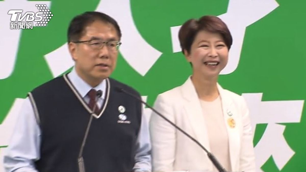 台南市長黃偉哲與民進黨台南市長參選人陳亭妃。(圖/TVBS)