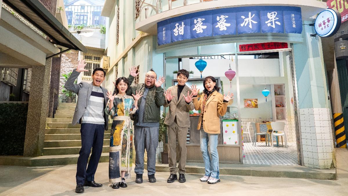 左起夏靖庭、嚴正嵐、導演葉天倫、侯彥西、柯素雲。(圖/大愛提供)