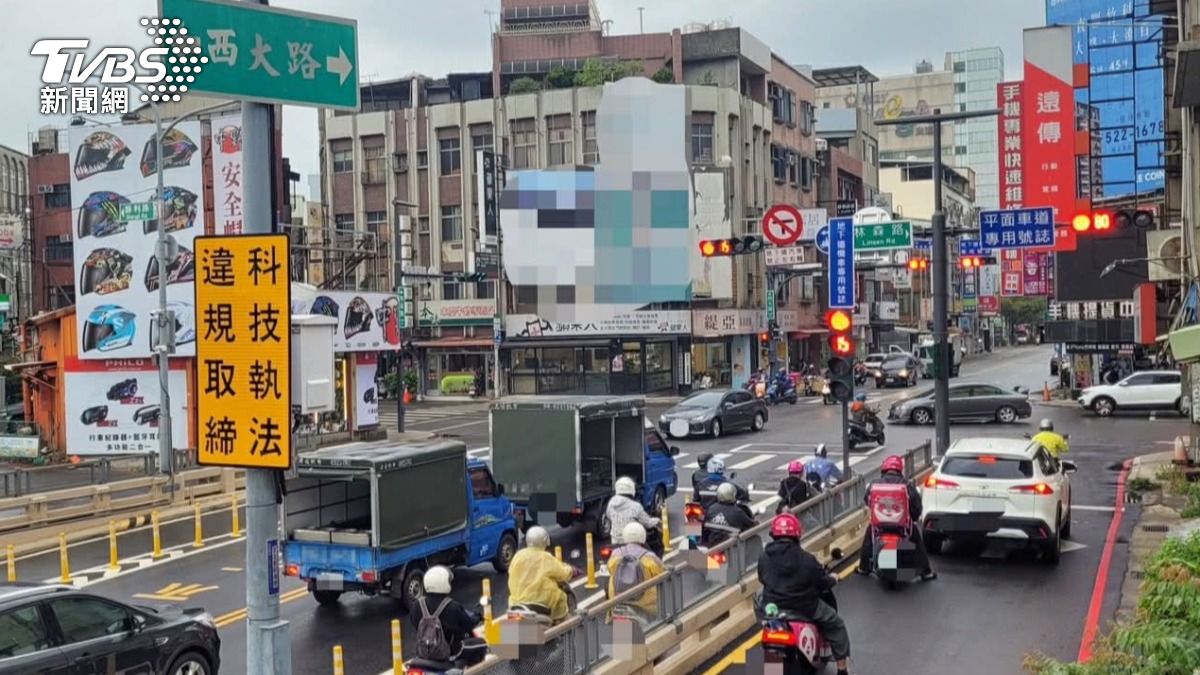 科技執法早已上線，西大路、林森路違規仍多。（圖／TVBS）