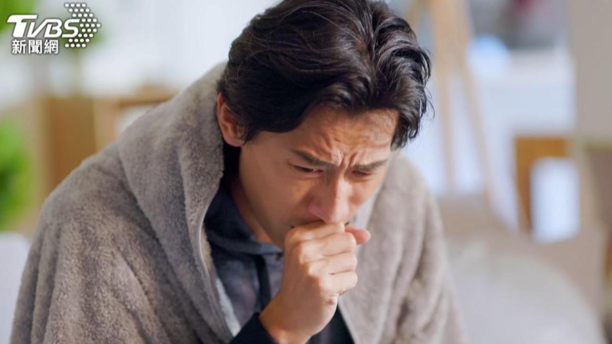 冷風一吹臉就開始咳嗽!醫點名「這族群」臉受寒恐喘不過氣
