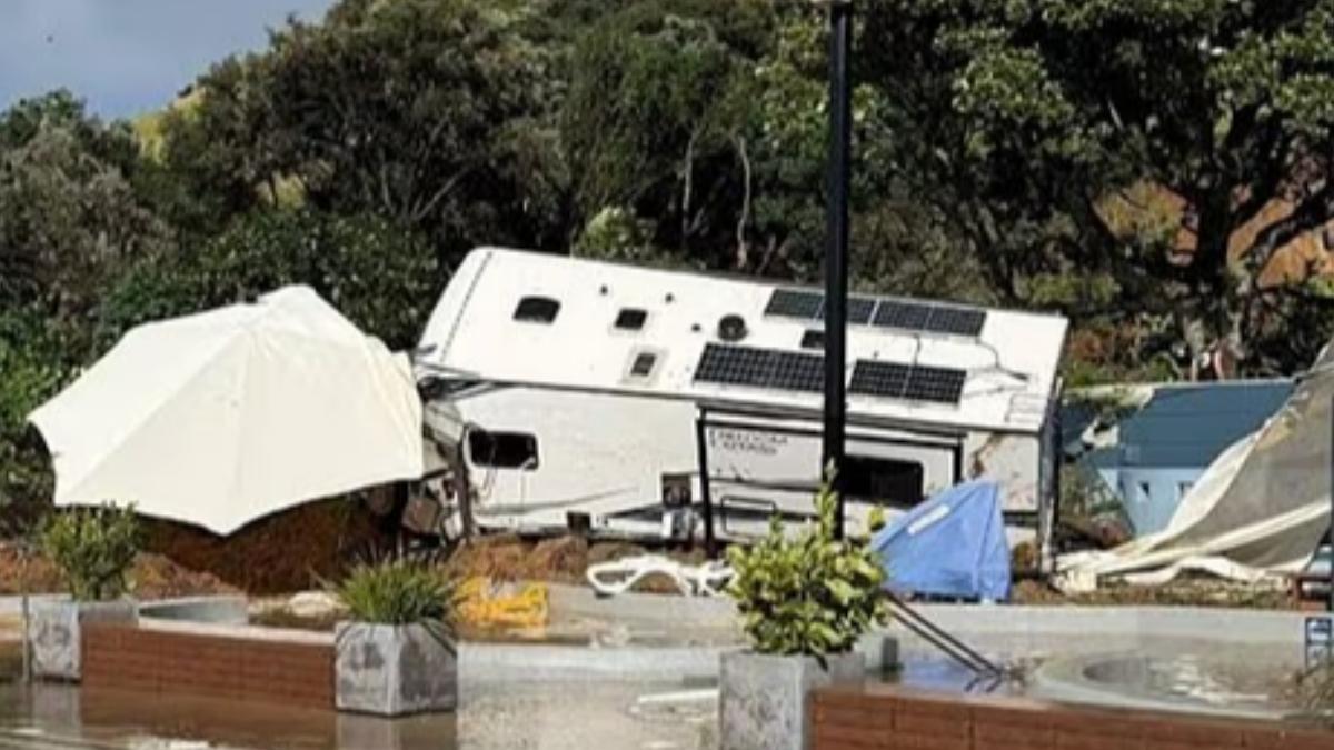 紐西蘭近日破紀錄的降雨量引發了這場山崩。(圖/翻攝自daily mail)