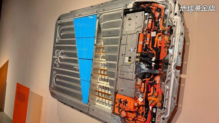 EX60採用Cell-to-Body電池底盤整合結構技術,P12車型的電池容量高達117kWh。(圖/地球黃金線提供)