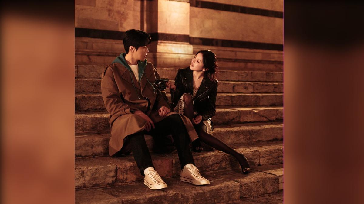高允貞和金宣虎在《愛情怎麼翻譯？》的愛情讓人揪心。（圖／Netflix）