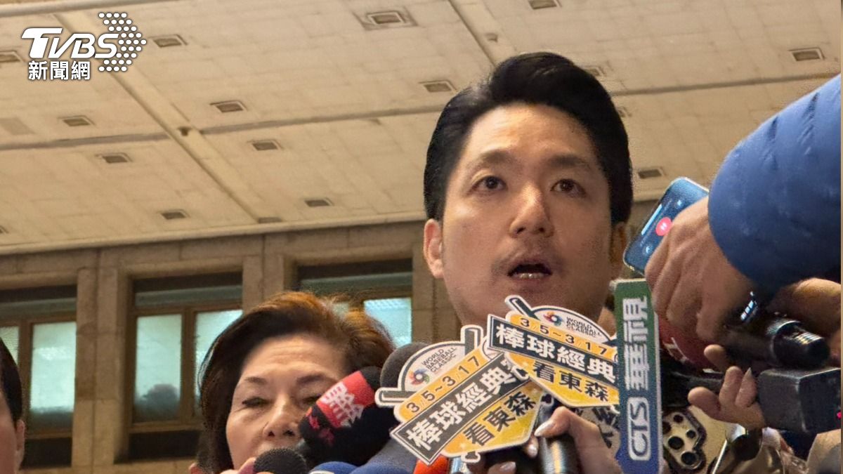 蔣萬安受訪針對台北車站進行高強度無差別攻擊危安實兵演練說明。（圖／陳怡潔攝）