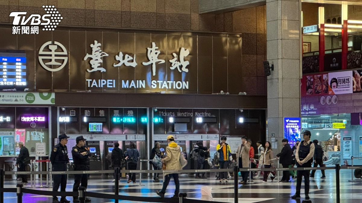 台北車站進行高強度無差別攻擊危安實兵演練說明。（圖／陳怡潔攝）