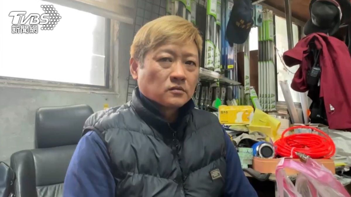 義消盧彥宏悲痛還原救災狀況。（圖／TVBS）