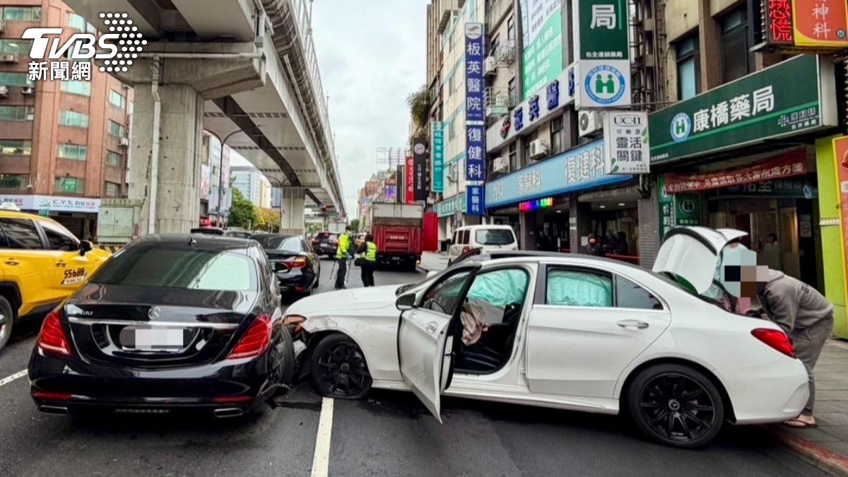 停紅燈也出事!賓士男毒駕板橋連撞2車 辯「睡眠不足」重罰12萬