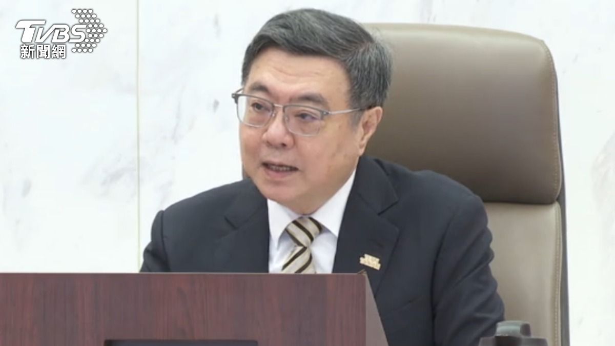 行政院長卓榮泰表示,國民年金一般給付擬調高至5000元,預計逾176萬人受惠。(圖/TVBS)