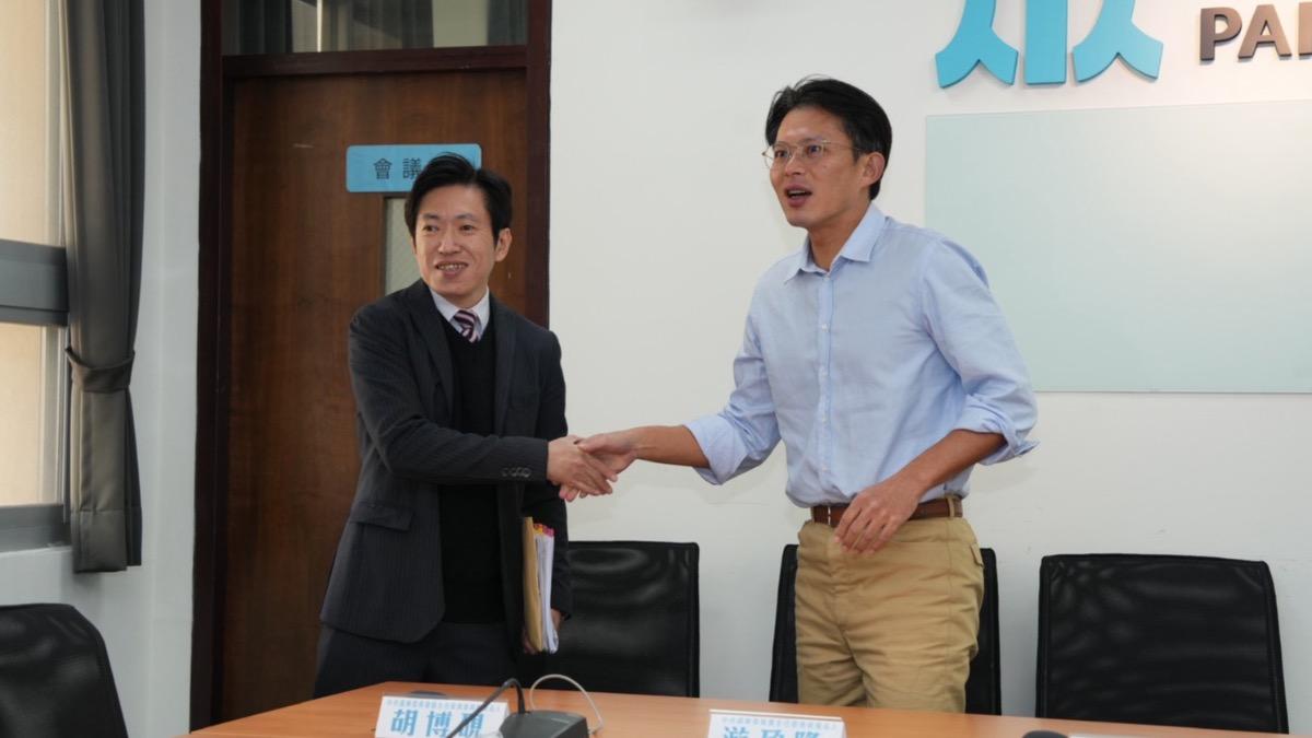 行政院秘書長張惇涵、民眾黨團總召黃國昌。（圖／民眾黨團提供）