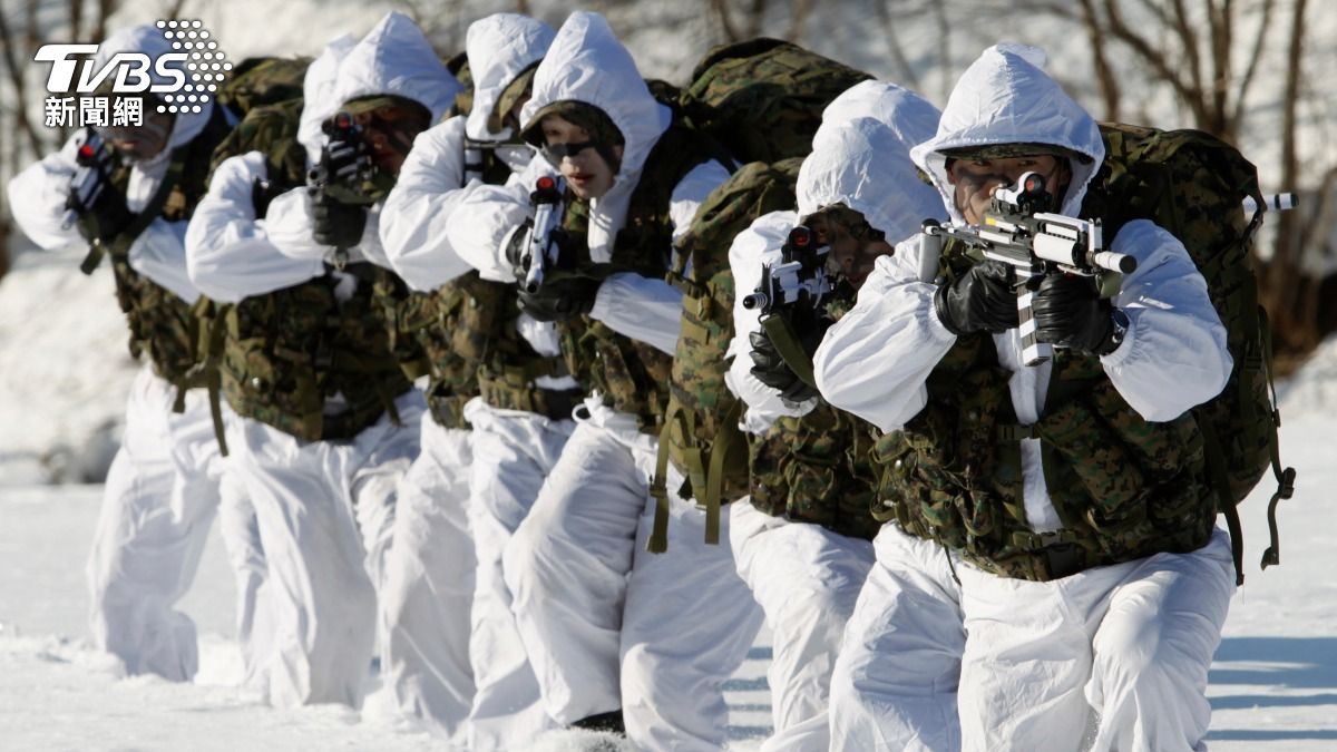 南韓最寒冷的江原道山區,陸軍特種部隊展開寒冬特訓進行耐寒訓練。(資料圖片/達志影像路透社)