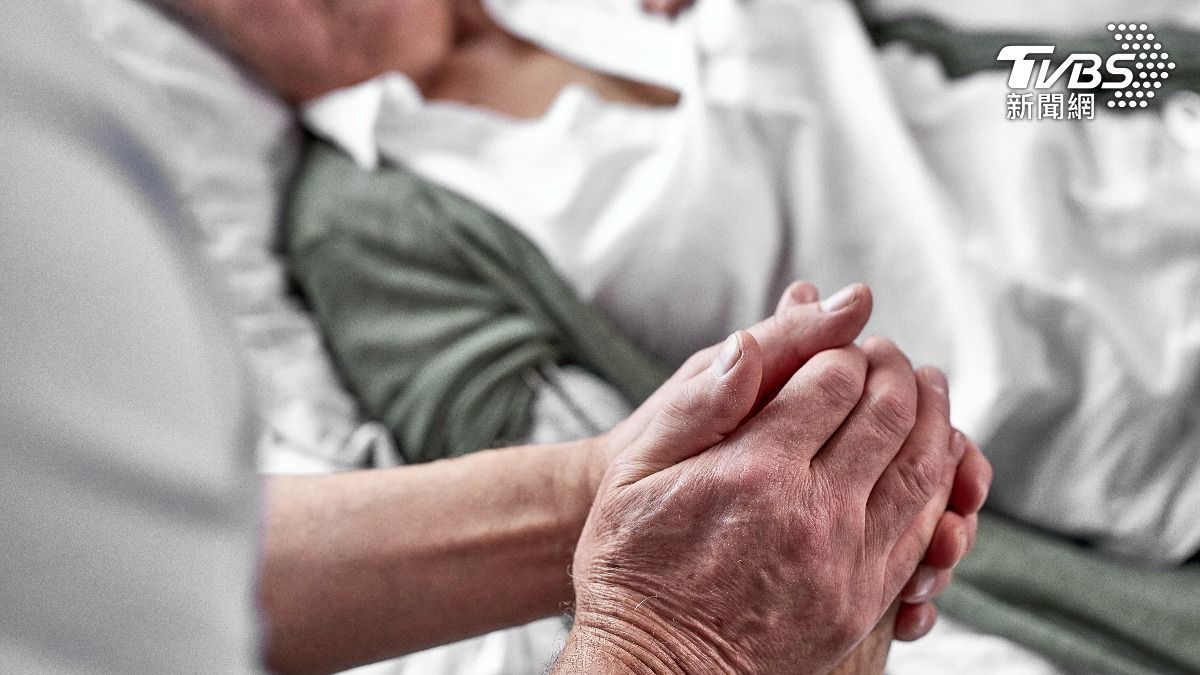 8旬婦喊「想活」仍被安樂死!疑丈夫照護倦怠 強制致命注射