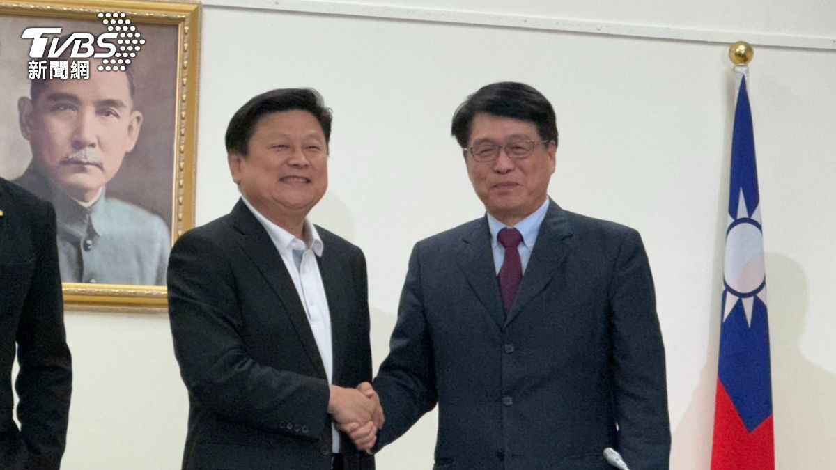 驚訝游盈隆已退民進黨　傅崐萁讚不容易：棄暗投明是對的