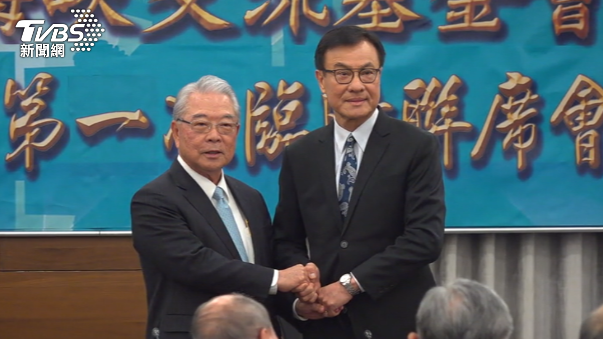 蘇嘉全正式接任海基會董事長，喊話對岸「交流不是讓步」。（圖／TVBS）