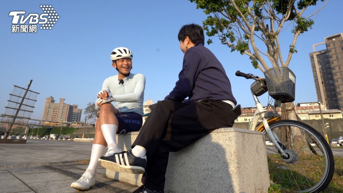 黃國昌從騎車悟出〔團體戰〕的政治心法。他笑說自己不想當王，而是想當kingmaker。（圖／柯勝雄攝）