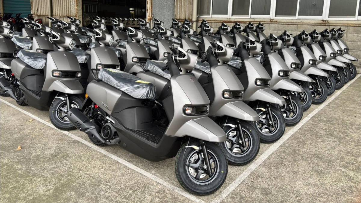 台鈴機車近日替旗下復古風格速克達Sui 125推出全新「鈦灰」車色。（圖／台鈴機車提供）