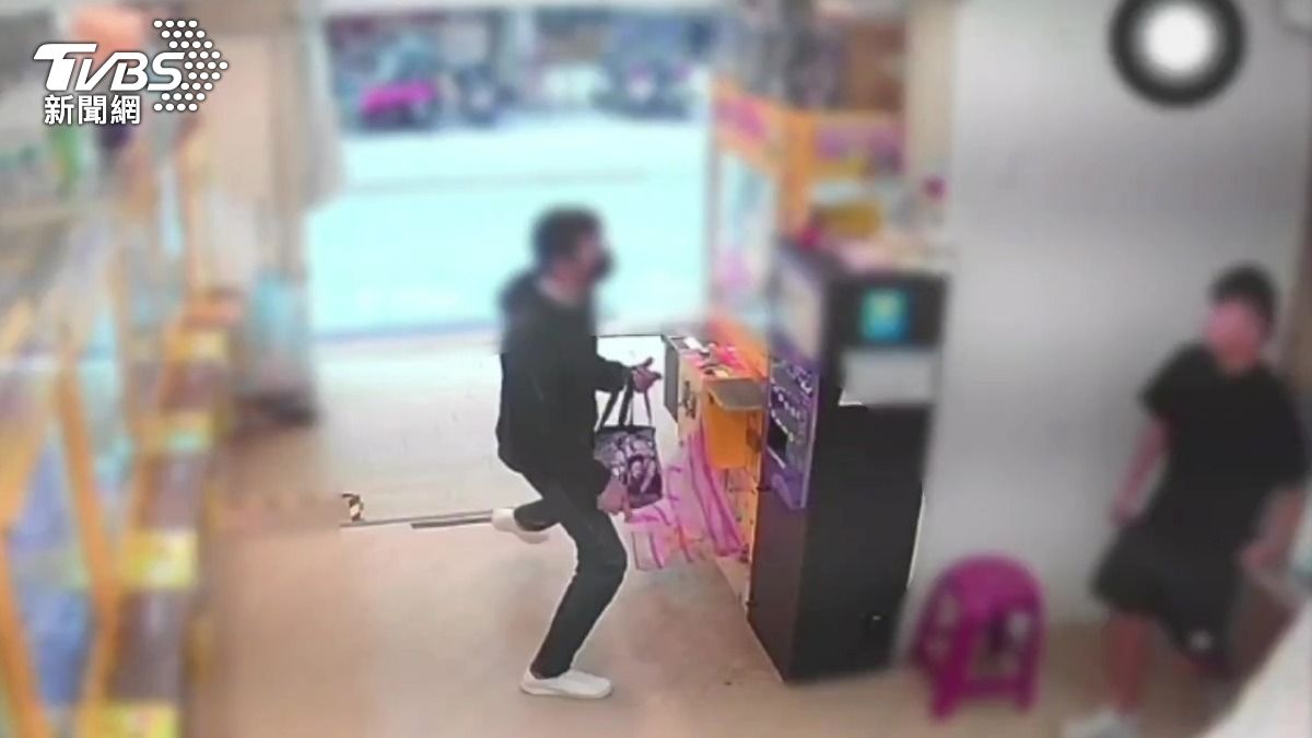 偷遍台北市!娃娃機大盜半年犯案13起 法官僅「限制住居」請回