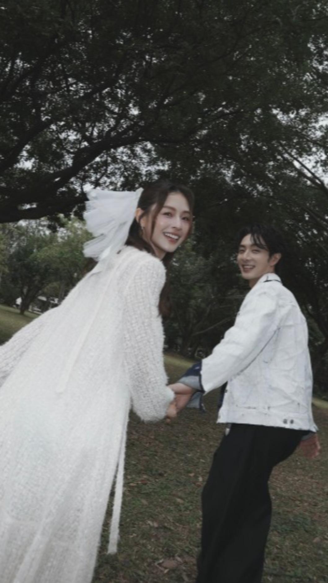 管麟、吳季璇結婚了。(圖/翻攝自管麟IG)
