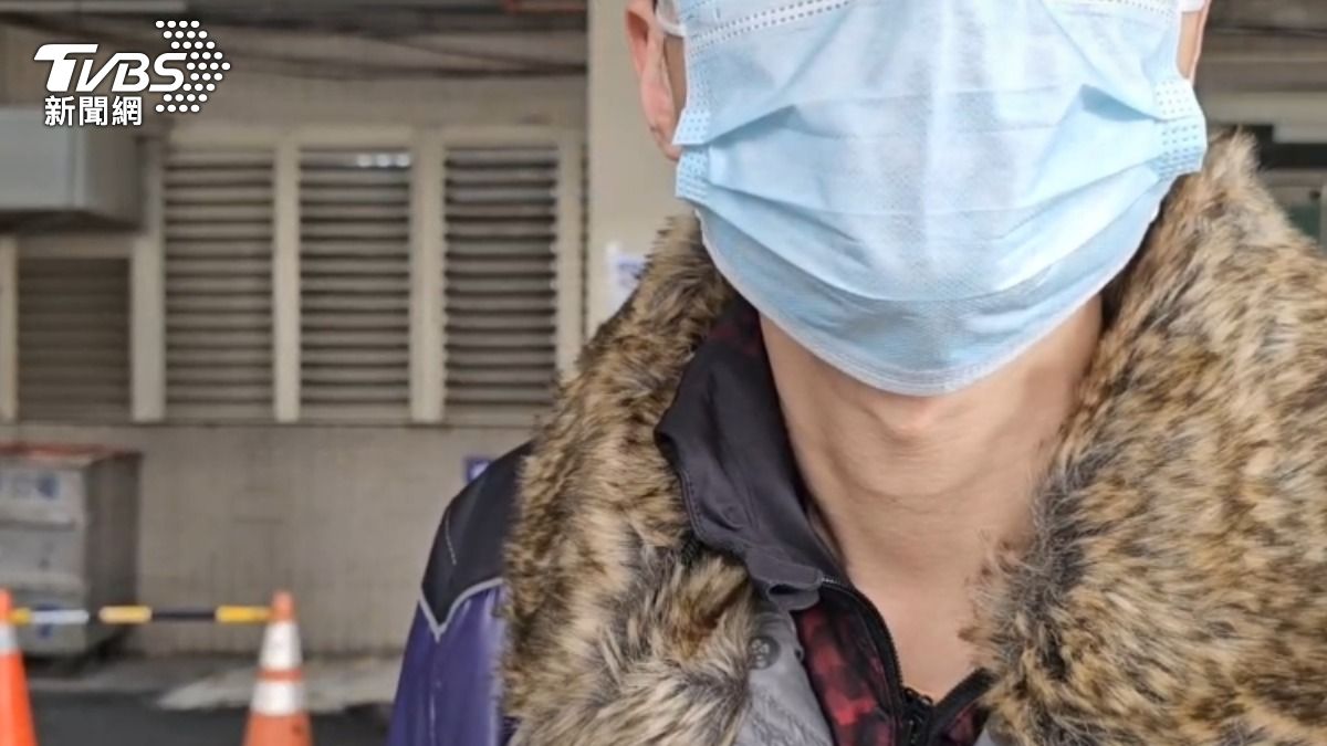 呂姓男子稱平常都是母親倒垃圾,這次自己幫忙竟出事。(圖/TVBS)