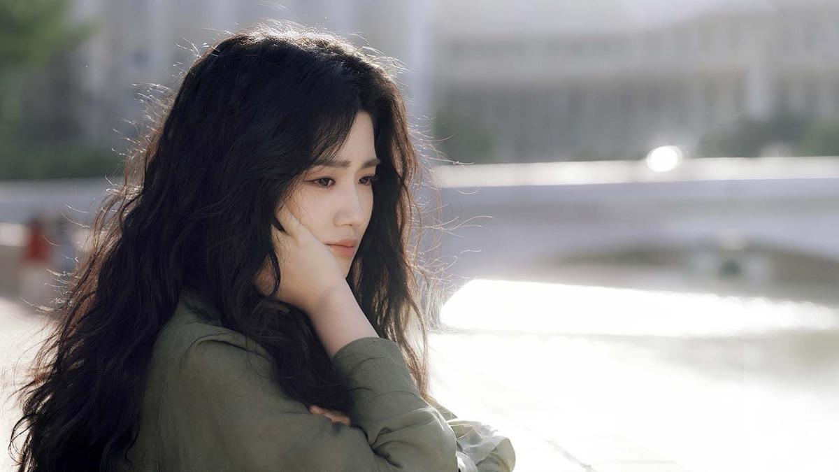 盧昱曉飾演人生跌至谷底的「胡羞」。(圖/iQIYI國際站提供)
