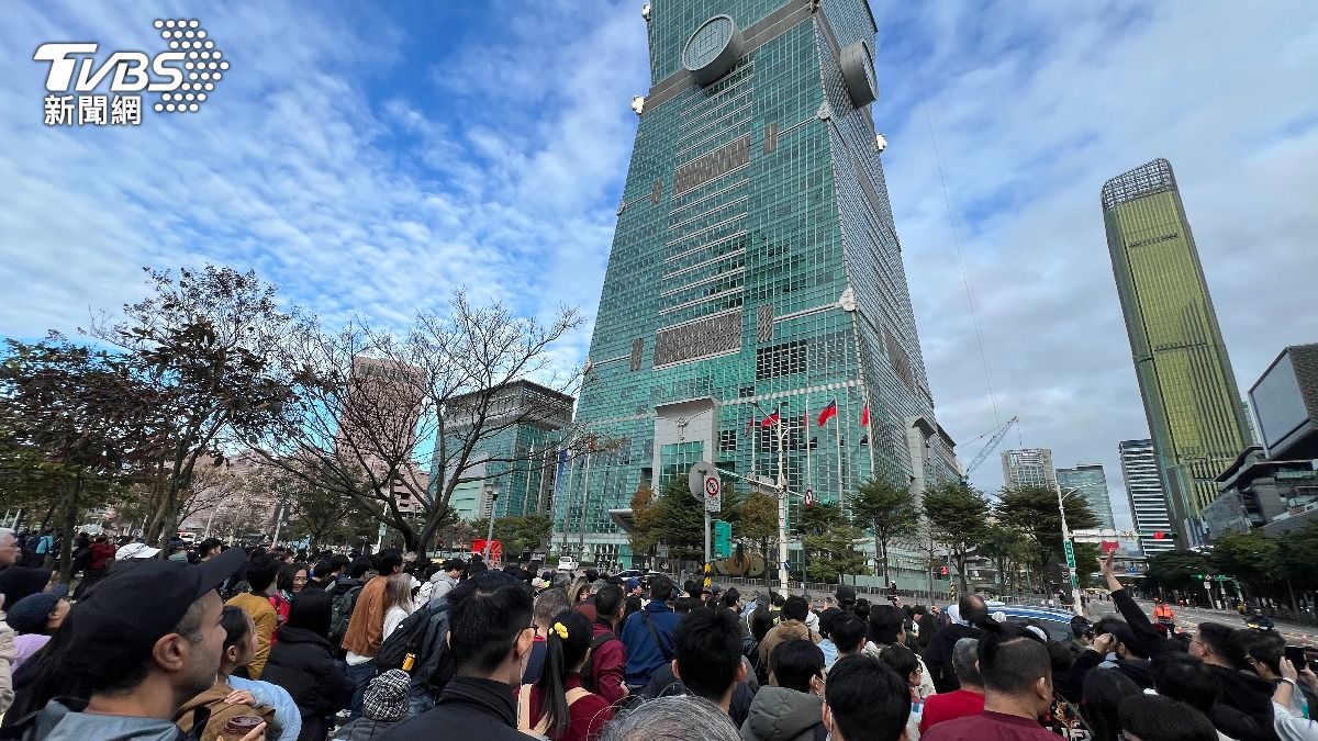 信義區目前天氣良好，攀岩挑戰如期舉行。（圖／胡瑞麒攝）