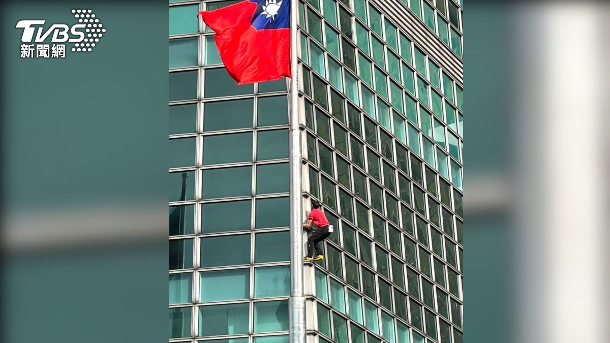 霍諾德登上101!現場人潮是昨日2倍 民眾起早搶位爆衝突