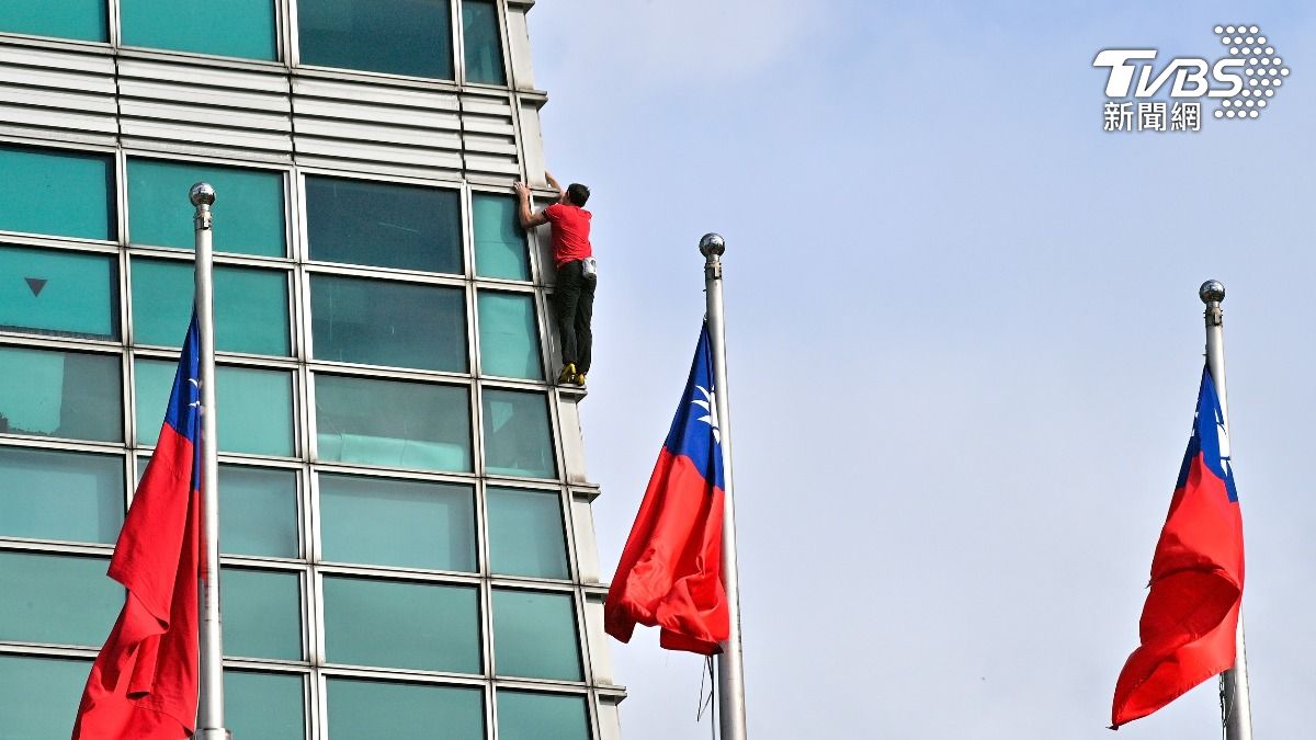 霍諾德赤手攀登台北101 律師讚:讓我們看到面對挑戰的勇氣