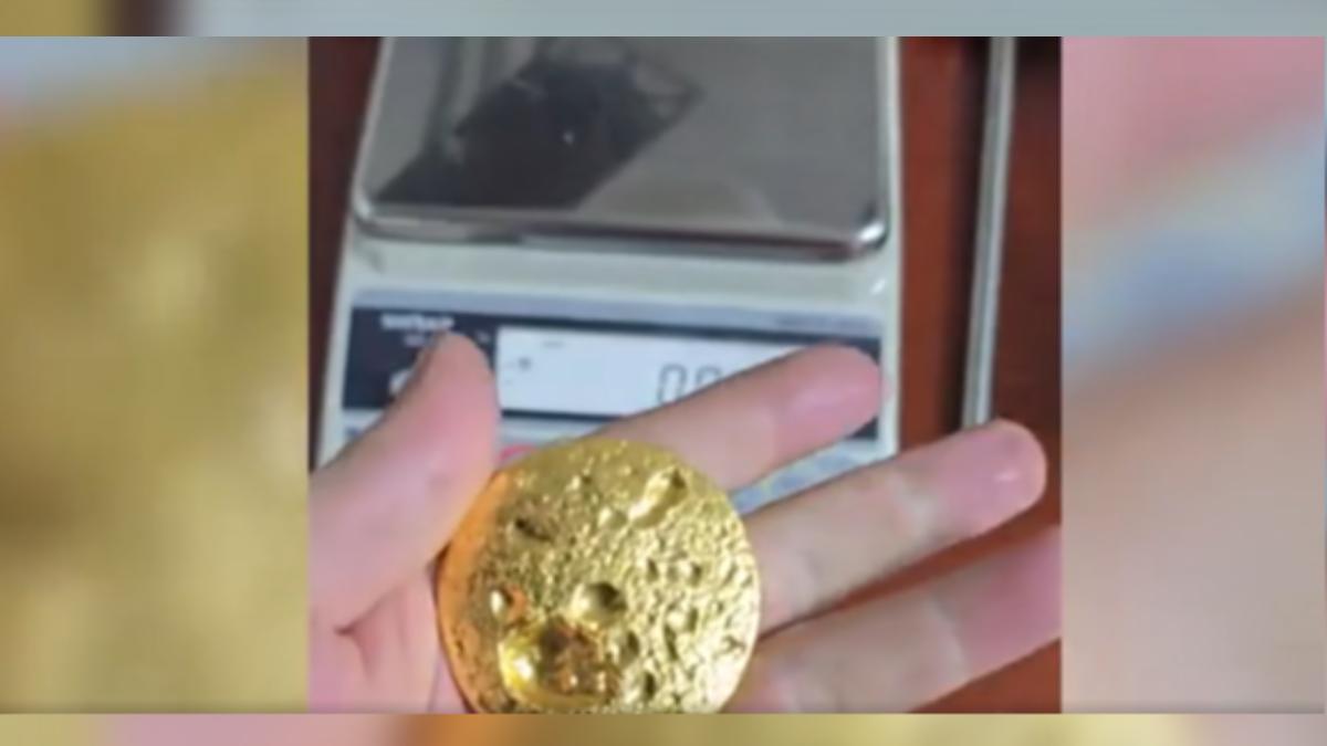 大陸一名男子宣稱,他用電子廢料成功提煉出191克的黃金。(圖/網路)