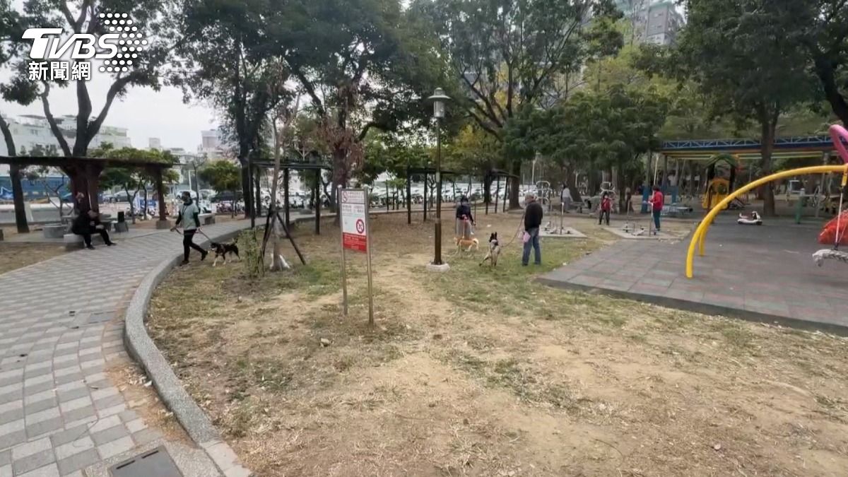 也有民眾支持里長的做法，認為公園內有兒童活動設施，狗什麼時候會咬人連主人都無法預料。（圖／TVBS）