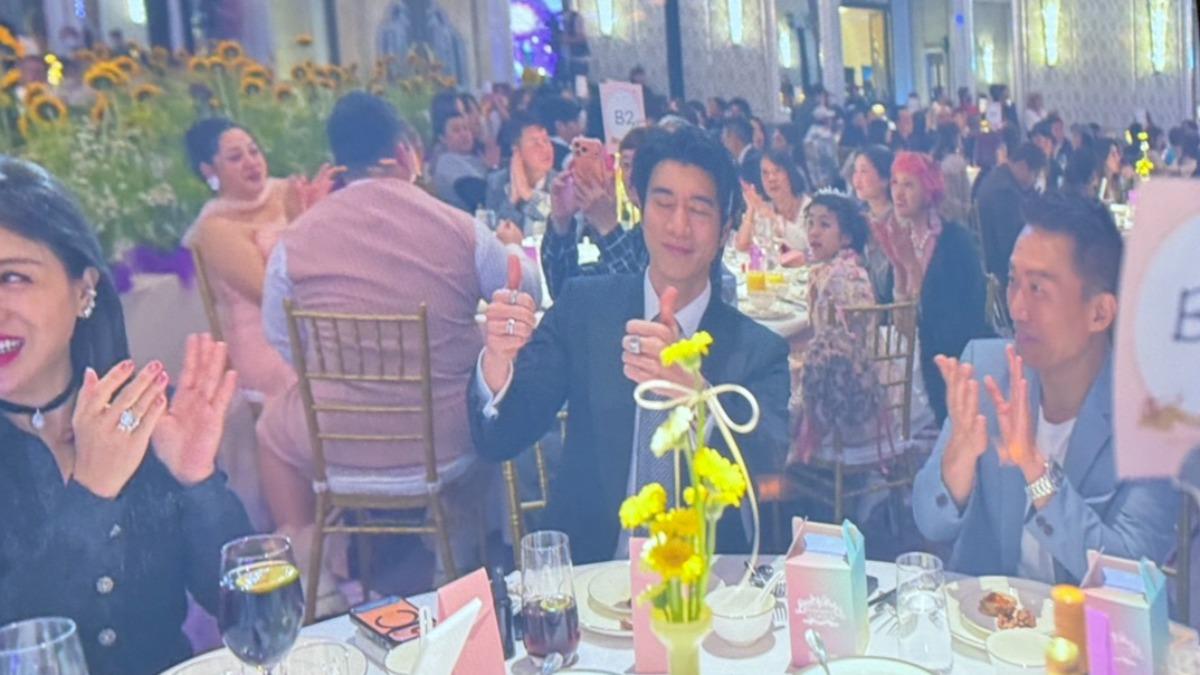 王力宏也來喝喜酒。(圖/翻攝自新聞中心)