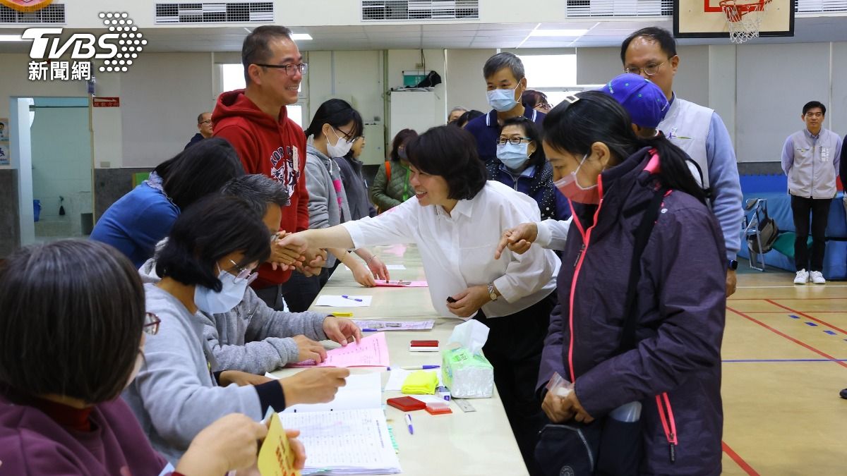 嘉義普發每位市民6,000元現金 。（圖／TVBS）