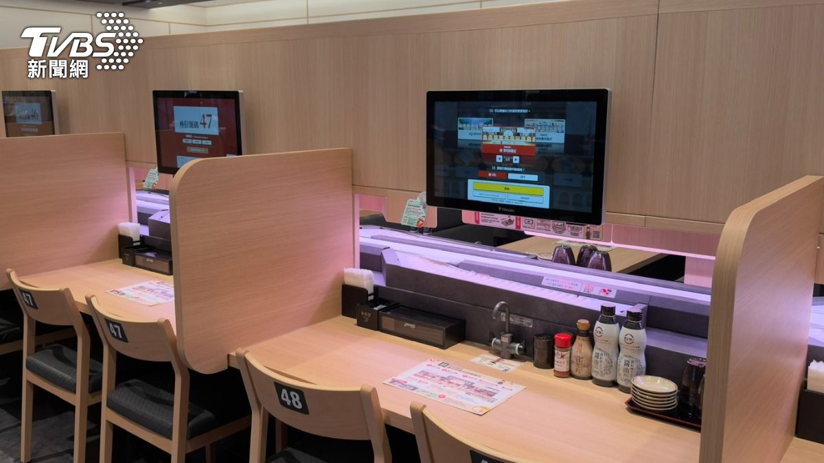 壽司郎微風南山店單人、雙人座位。（圖／陳昫蓁攝）