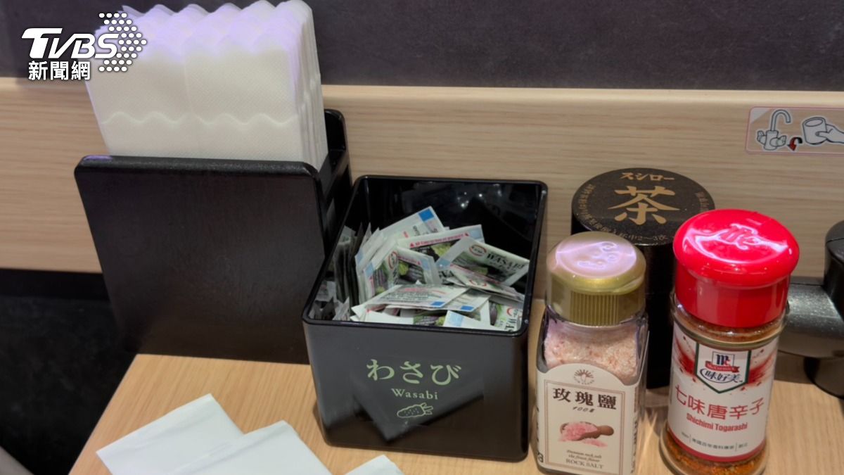 桌上放置過去一般門市沒有提供的「紙巾」。（圖／陳昫蓁攝）
